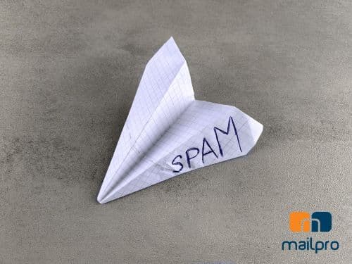 Estudo de Caso: Evitando a Pasta de Spam - Lições de uma Campanha de Email Persistente