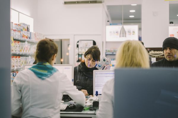 Marketing por e-mail para farmácias: Construindo uma comunidade de pacientes fiéis